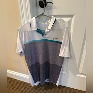Men’s Tiger Woods Nike Golf Shirt Size Small White Grey Green